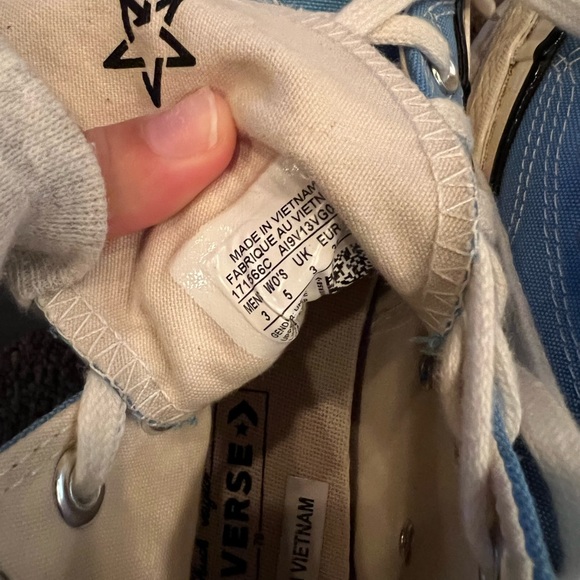 Blue converse - Picture 6 of 6